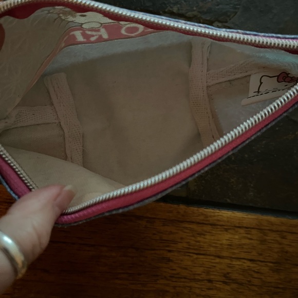 Hello Kitty pouch - Picture 3 of 6